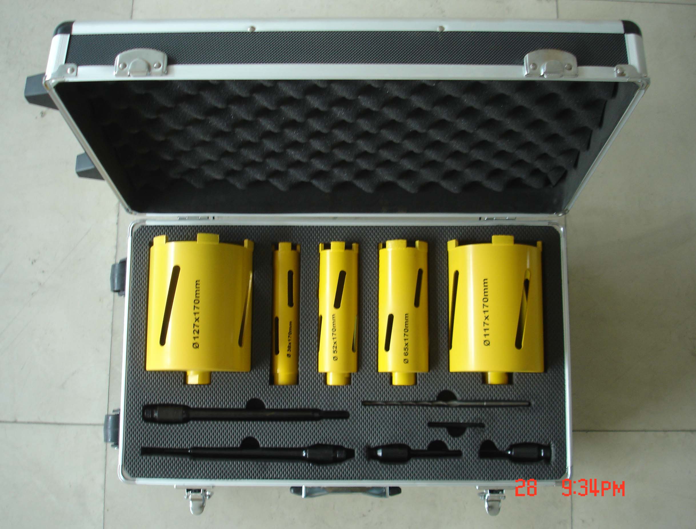 ���׹���